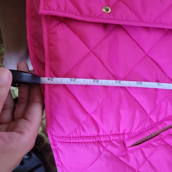 Crown & Ivy Vest Hot Pink W/ Gold Accents Size Large Zipper & Button Overlay EUC - Picture 10 of 10